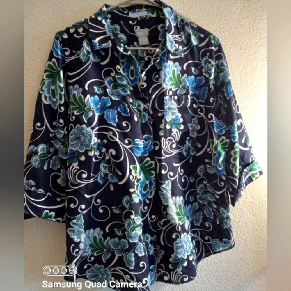 CHICO'S Hawaiian Style Button Up Shirt